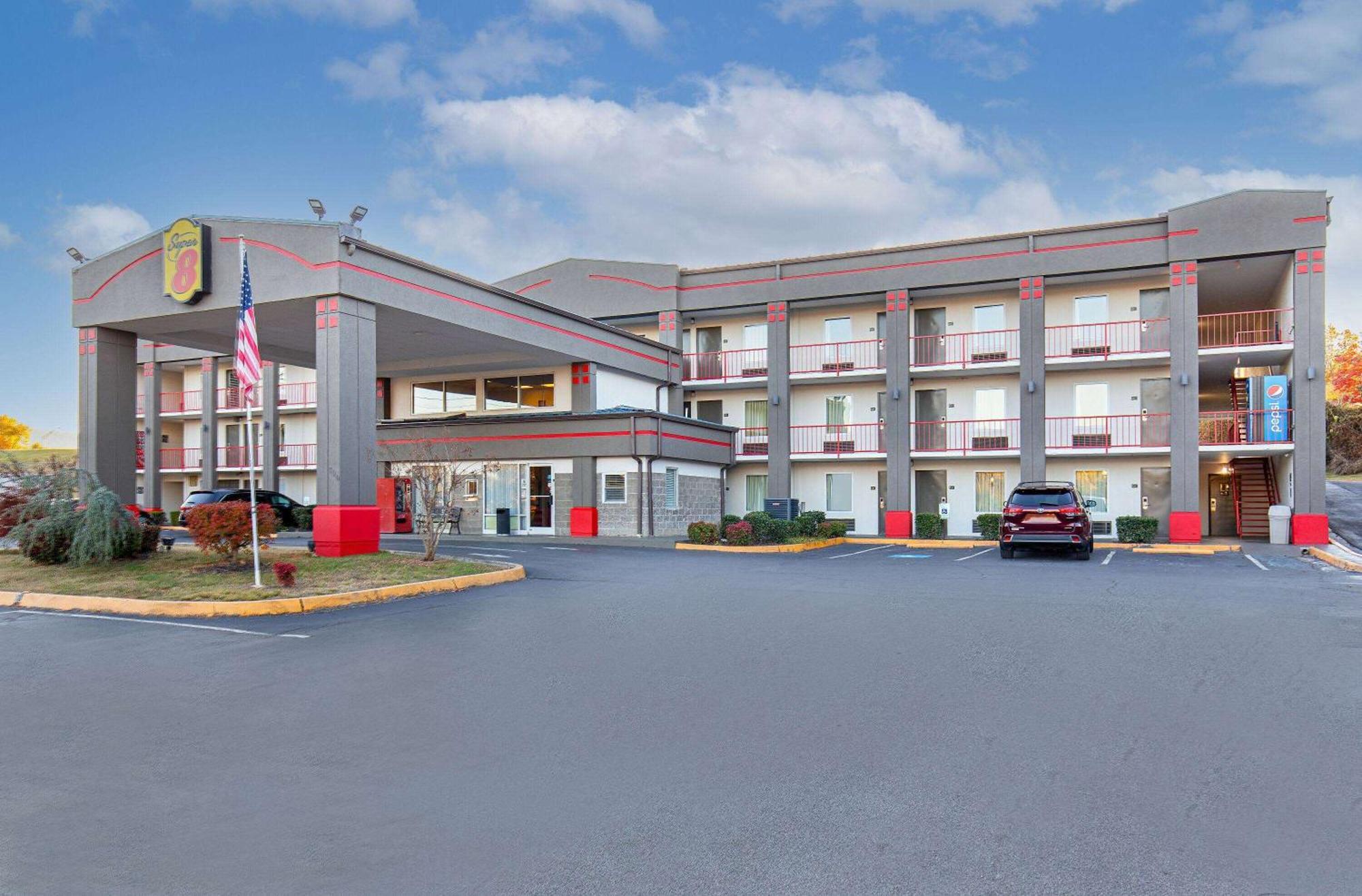 Super 8 By Wyndham Kingsport Motel Exterior photo